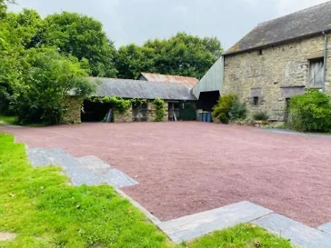Holiday home Ar Merglet - Grande Longere Authentique En Broceliande Maxent France